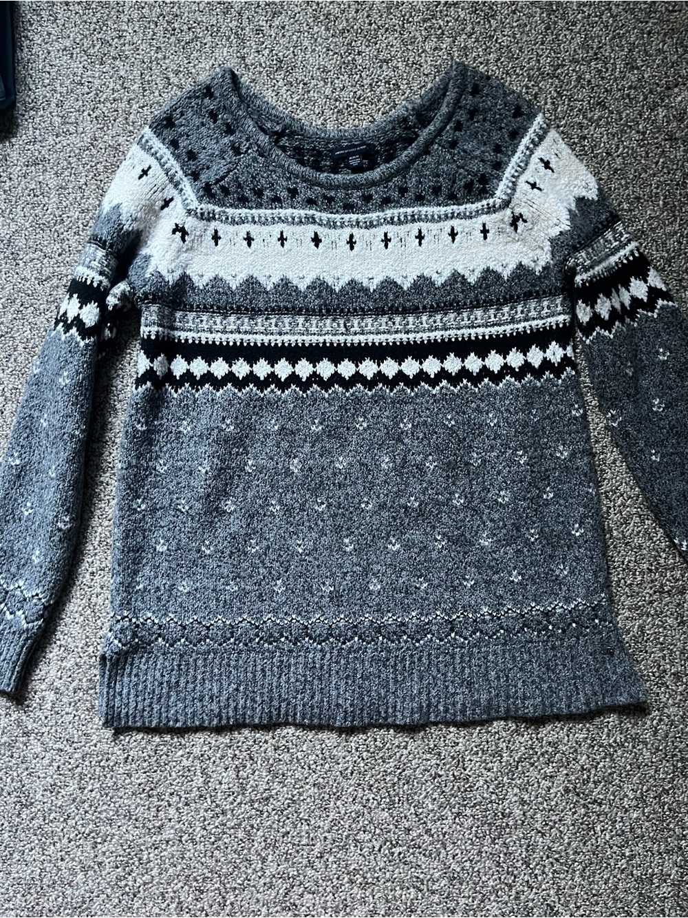 American Eagle Outfitters Classic Grey Fair Isle Women's Sweater - Crewneck
